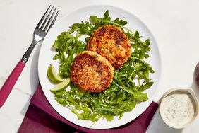 0424DINN-Chili-Lime Salmon Cakes with Arugula Salad