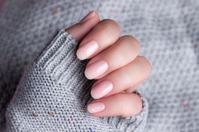 bubble-bath-nails-GettyImages-1396293521