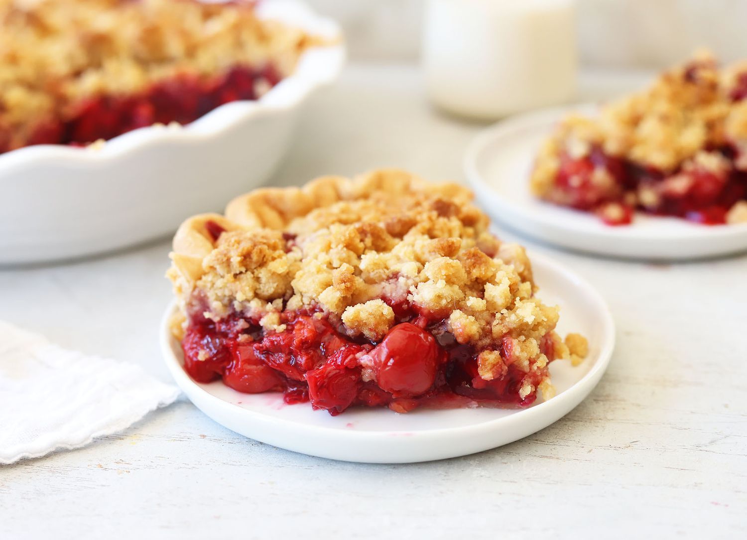 cherry crumb pie