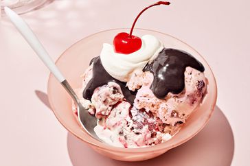 chocolate-cherry-cheesecake-ice-cream