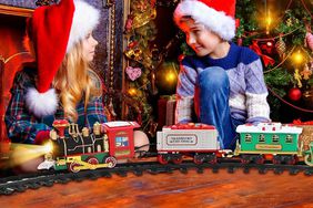 Christmas Tree Train Tout