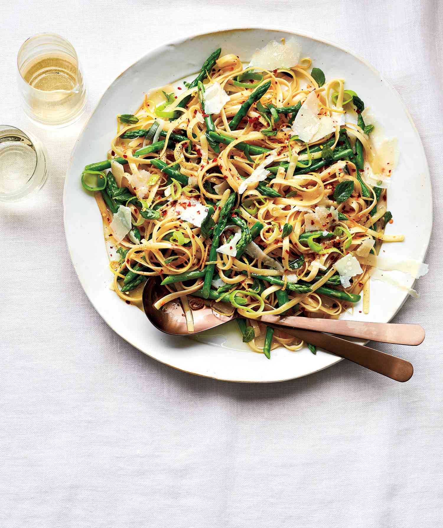 Fettuccine With Asparagus, Leeks, and Mint