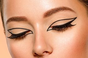 graphic-eyeliner-GettyImages-1429452589