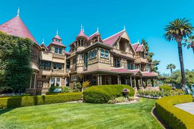 haunted-houses-winchester-mystery-house