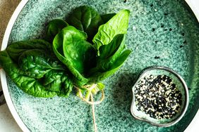 iron-rich-foods: spinach