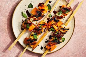 kabob-recipes-grilled-cantaloupe-and-prosciutto-skewers-recipe-0821FOO.