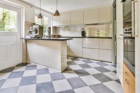 kitchen-tile-GettyImages-1409377105