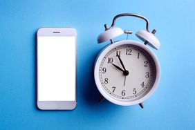 phone-timer-useful-cleaning-tool-GettyImages-1081973880