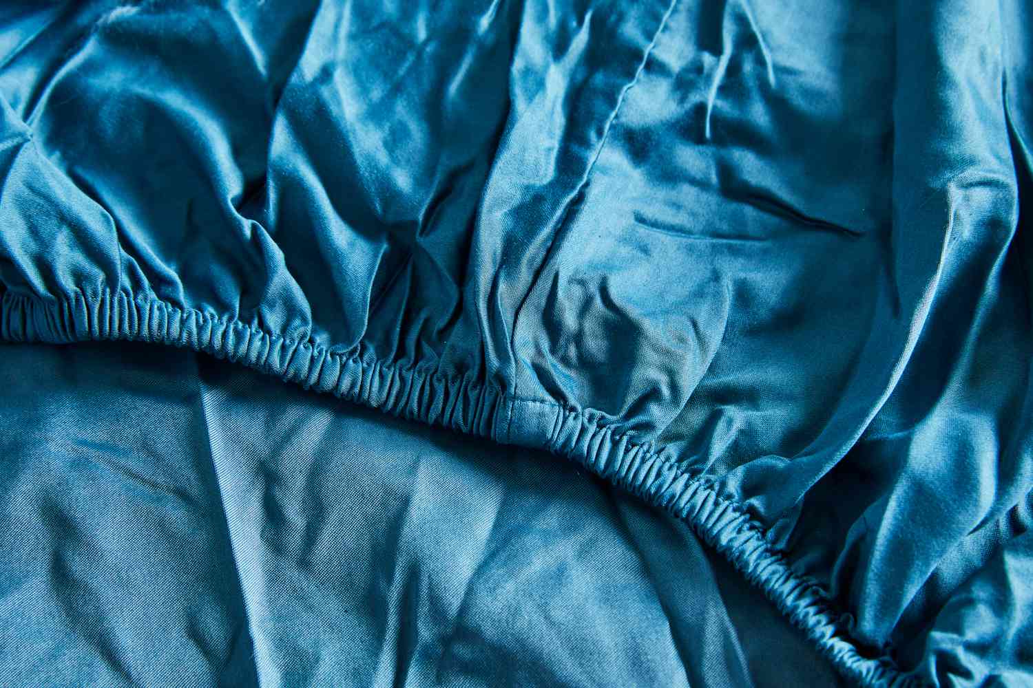 A close-up of the elastic on the Comfort Spaces Coolmax Moisture Wicking Sheet Set