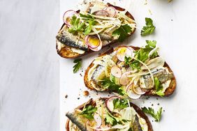 smoked-sardine-toast-0519din