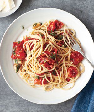 Spaghetti with roasted tomatoes