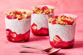 strawberry-chia-breakfast-pudding-