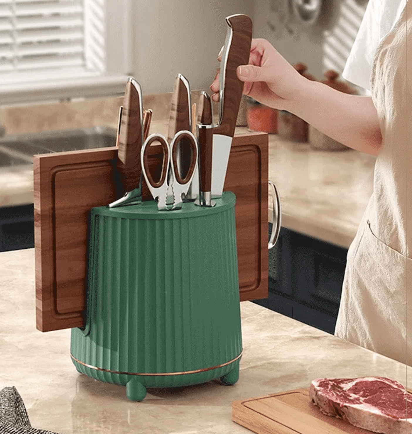 Grand Kitchen Rotating Drainable Shelf